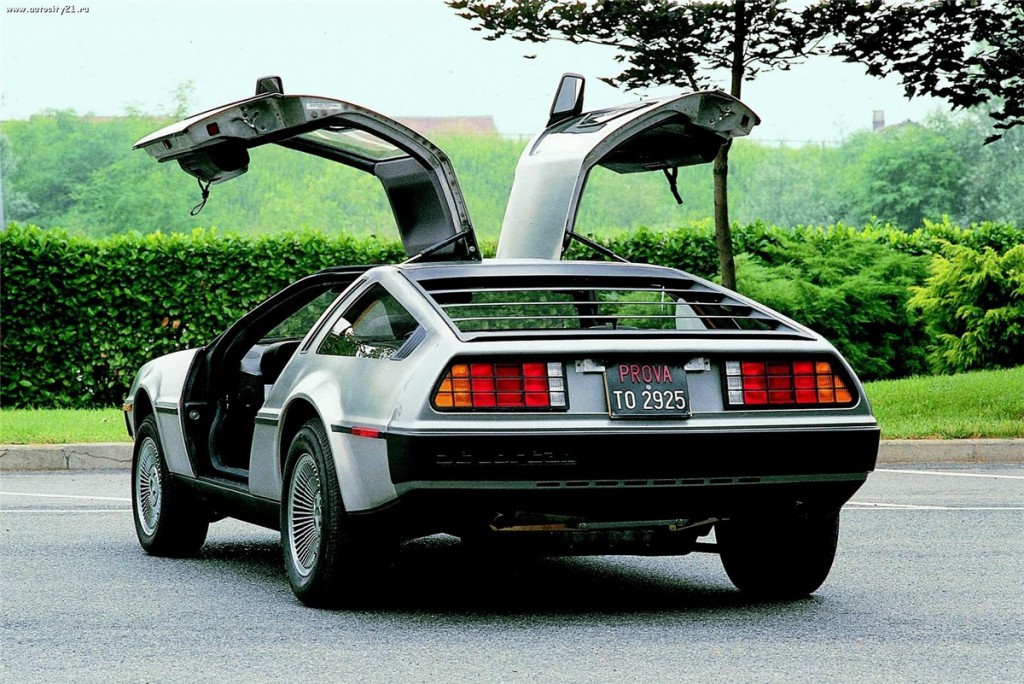 DeLorean_DMC_12_szadi